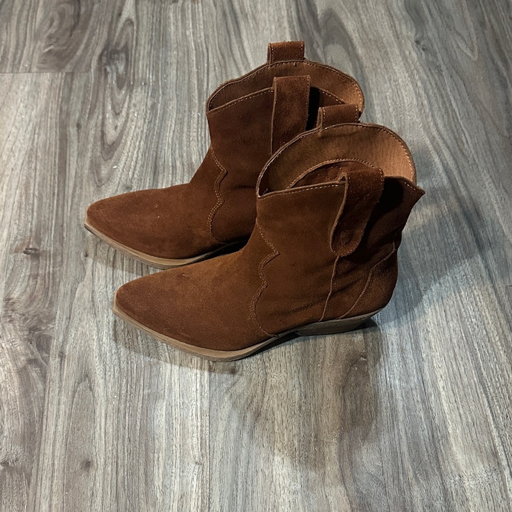 Steve Madden Chestnut Suede Ankle Boots